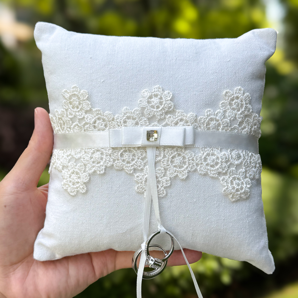 Ring Bearer Pillow - وسادة خاتم الزفاف من الكتان، مزينة