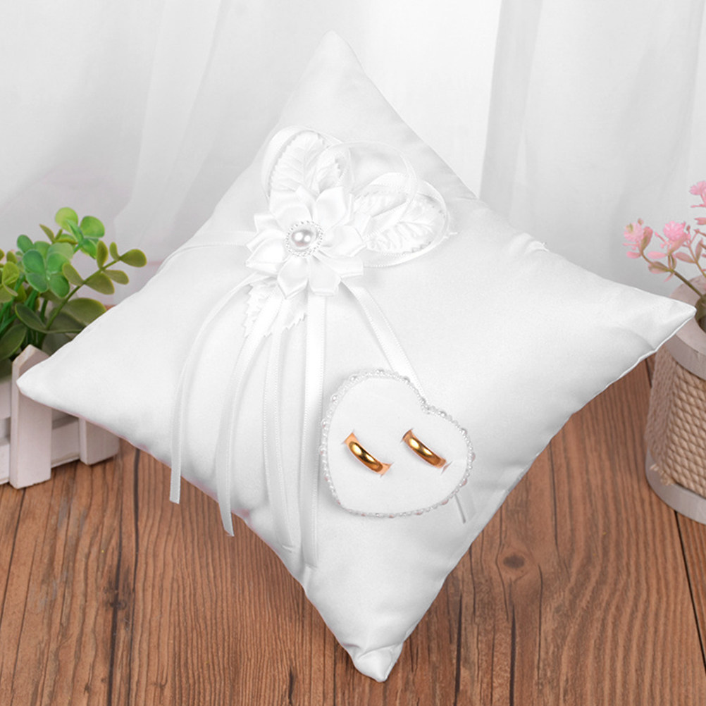 قطعة واحدة من وسادة خاتم الزفا - مراجعة Ring Bearer Pillow وسعره